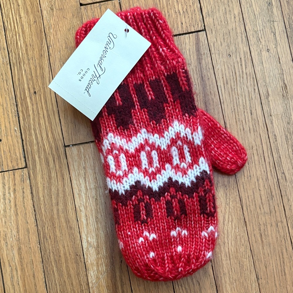 Universal Thread Red and White Knit Mittens